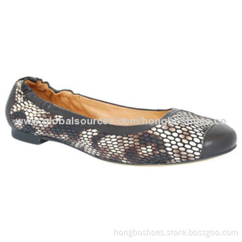 Casual Flat Women's Shoe with Two Tone for Leather Upper, Flat Heel